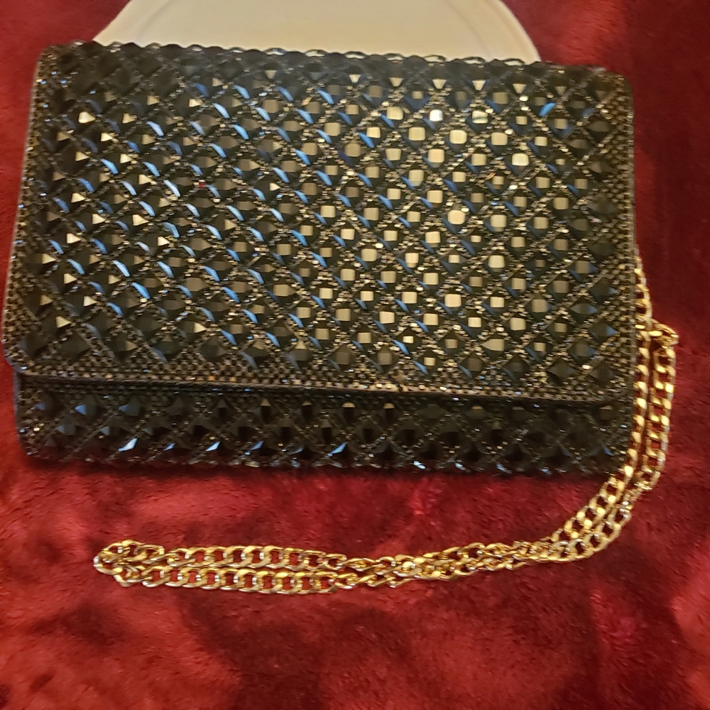 Sassy Sexy Clutch w/chain strap- LIKE NEW